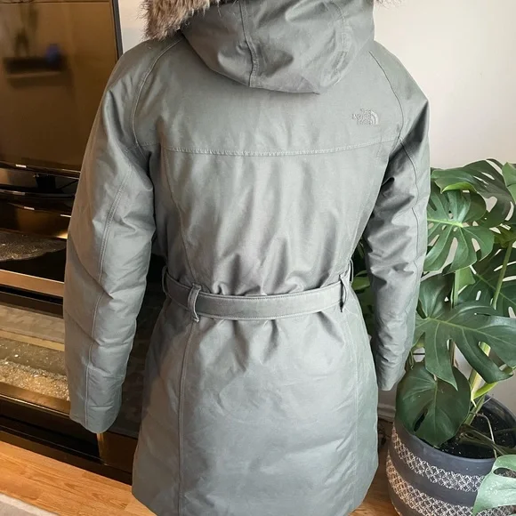 The north face winter jacket - Picture 5 of 9